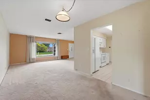 9401 NW 70th Pl, Tamarac, FL 33321 - Photo 12