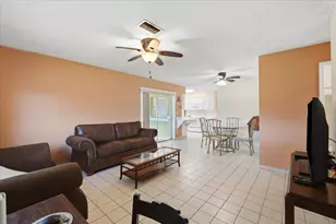 9401 NW 70th Pl, Tamarac, FL 33321 - Photo 8