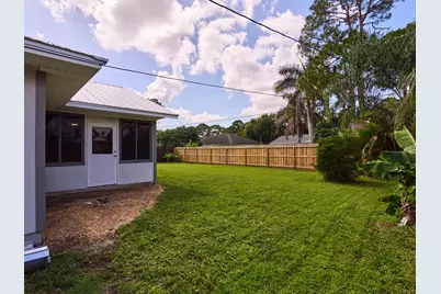 672 SW Ewing Avenue, Port Saint Lucie, FL 34983 - Photo 18