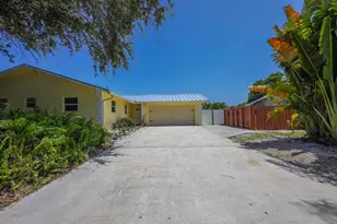 384 NW 23rd St, Boca Raton, FL 33431 - Photo 40