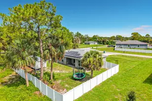 5042 SE Tradewinds Cir, Labelle, FL 33935 - Photo 10