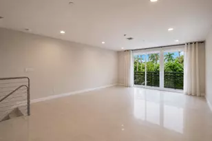 832 NE 19th Ave, Fort Lauderdale, FL 33304 - Photo 2