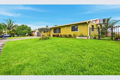 1310 SW 7th Avenue, Deerfield Beach, FL 33441 - Photo 2