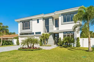 261 NW 8th St, Boca Raton, FL 33432 - Photo 1