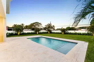 261 NW 8th St, Boca Raton, FL 33432 - Photo 44