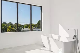 261 NW 8th St, Boca Raton, FL 33432 - Photo 26