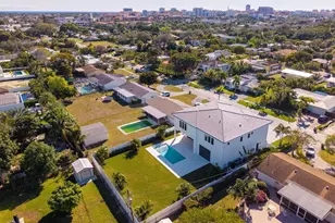 261 NW 8th St, Boca Raton, FL 33432 - Photo 38