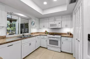 1315 N Lakeside Dr, Lake Worth Beach, FL 33460 - Photo 16