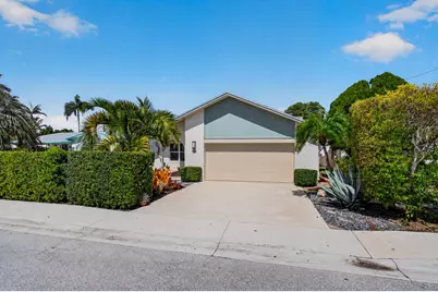 1315 N Lakeside Drive, Lake Worth Beach, FL 33460 - Photo 1