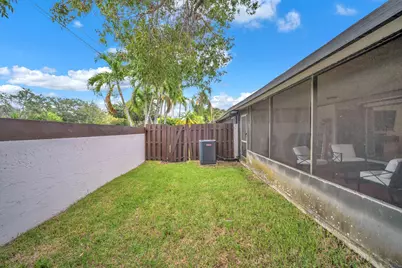 9879 NW 16th Court, Pembroke Pines, FL 33024 - Photo 24