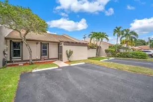 9879 NW 16th Ct, Pembroke Pines, FL 33024 - Photo 2