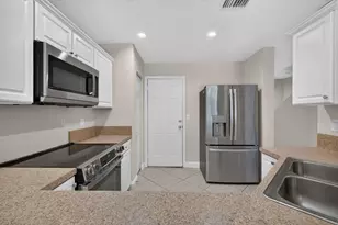 2786 SE Birmingham Dr, Stuart, FL 34994 - Photo 10