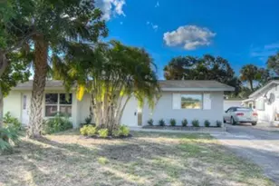 420 SE Parkway Dr, Stuart, FL 34996 - Photo 1
