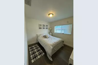 11150 Peachtree Drive, Miami, FL 33161 - Photo 20