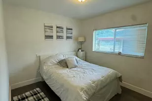 11150 Peachtree Dr, Miami, FL 33161 - Photo 20
