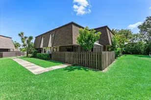 2562 NW 99th Ave, Coral Springs, FL 33065 - Photo 10
