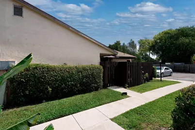 3504 Waterview Circle, Palm Springs, FL 33461 - Photo 4