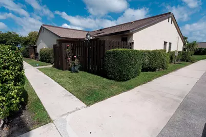 3504 Waterview Circle, Palm Springs, FL 33461 - Photo 2