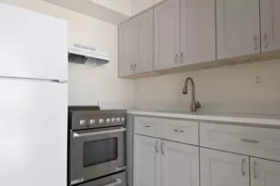 1945 NE 4th St, Deerfield Beach, FL 33441 - Photo 4