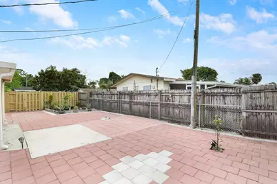 827 Caroline Avenue, West Palm Beach, FL 33413 - Photo 28