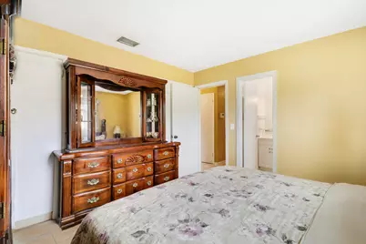 827 Caroline Avenue, West Palm Beach, FL 33413 - Photo 20