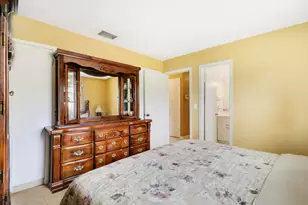 827 Caroline Ave, West Palm Beach, FL 33413 - Photo 20