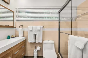 39 Castle Harbor Isle Dr, Fort Lauderdale, FL 33308 - Photo 4