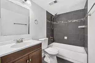 706 Executive Center Dr, West Palm Beach, FL 33401 - Photo 16