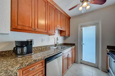 2020 NE 56th Street #204, Fort Lauderdale, FL 33308 - Photo 4