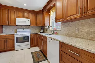676 Laconia Cir, Lake Worth, FL 33467 - Photo 6
