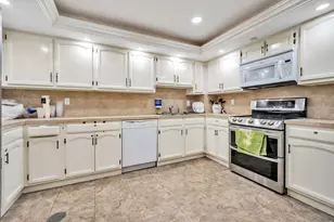 3200 Port Royale Dr N, Fort Lauderdale, FL 33308 - Photo 30