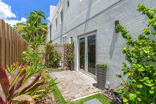 622 NE 10th Ave, Fort Lauderdale, FL 33304 - Photo 8