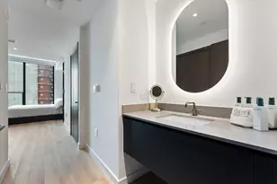 20 NE 11th St, Miami, FL 33132 - Photo 10