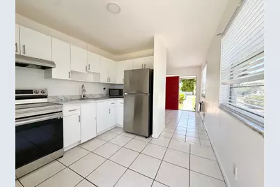149 W 17th Street #Back Unit (149), Riviera Beach, FL 33404 - Photo 4