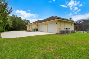 7900 Saddlebrook Dr, Port Saint Lucie, FL 34986 - Photo 14