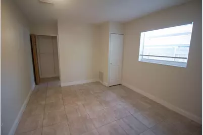 909 NE 12th Avenue, Pompano Beach, FL 33060 - Photo 14