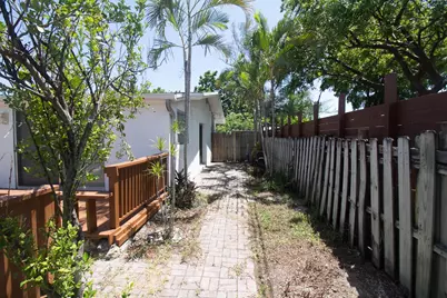 909 NE 12th Avenue, Pompano Beach, FL 33060 - Photo 8