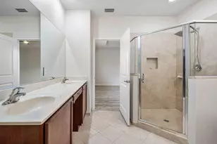 48 NW Hawthorne Pl, Boca Raton, FL 33432 - Photo 24