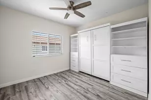 48 NW Hawthorne Pl, Boca Raton, FL 33432 - Photo 20