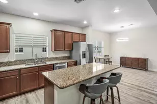 48 NW Hawthorne Pl, Boca Raton, FL 33432 - Photo 4