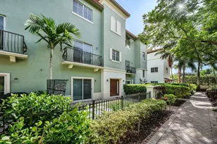 48 NW Hawthorne Pl, Boca Raton, FL 33432 - Photo 1