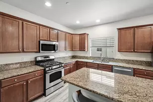 48 NW Hawthorne Pl, Boca Raton, FL 33432 - Photo 12