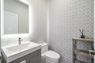 48 NW Hawthorne Pl, Boca Raton, FL 33432 - Photo 12