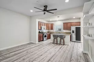 48 NW Hawthorne Pl, Boca Raton, FL 33432 - Photo 6