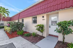 868 Worcester Ln, Lake Worth, FL 33467 - Photo 2