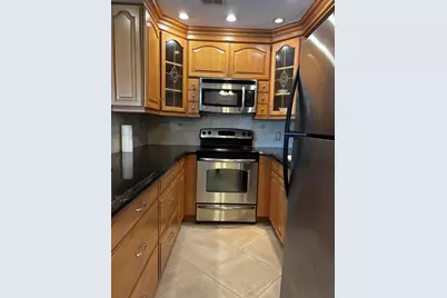13 Chatham A, West Palm Beach, FL 33417 - Photo 2