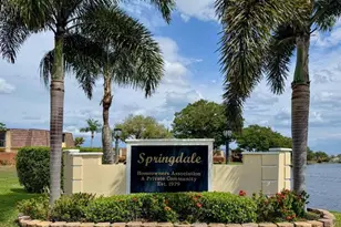 22 Springdale Cir, Palm Springs, FL 33461 - Photo 4