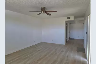 22 Springdale Circle, Palm Springs, FL 33461 - Photo 8