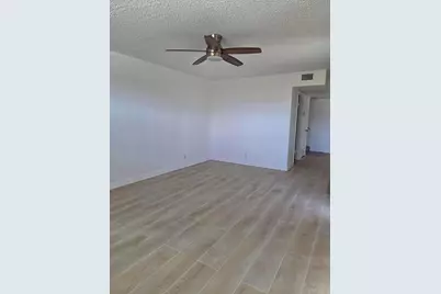 22 Springdale Circle, Palm Springs, FL 33461 - Photo 6