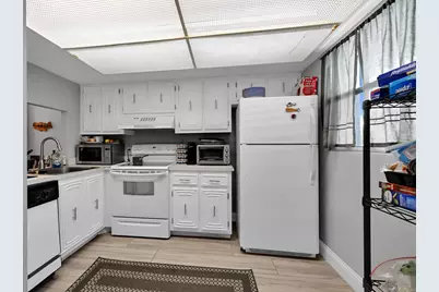 103 Royal Park Drive #2E, Oakland Park, FL 33309 - Photo 10